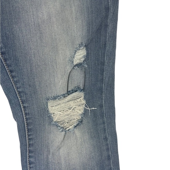 22. NWOT Torrid Premium Boyfriend Med Wash Distressed Jeans Size 10 - Picture 5 of 7